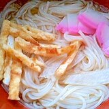 薄焼き卵とかまぼこと玉ねぎのそうめん